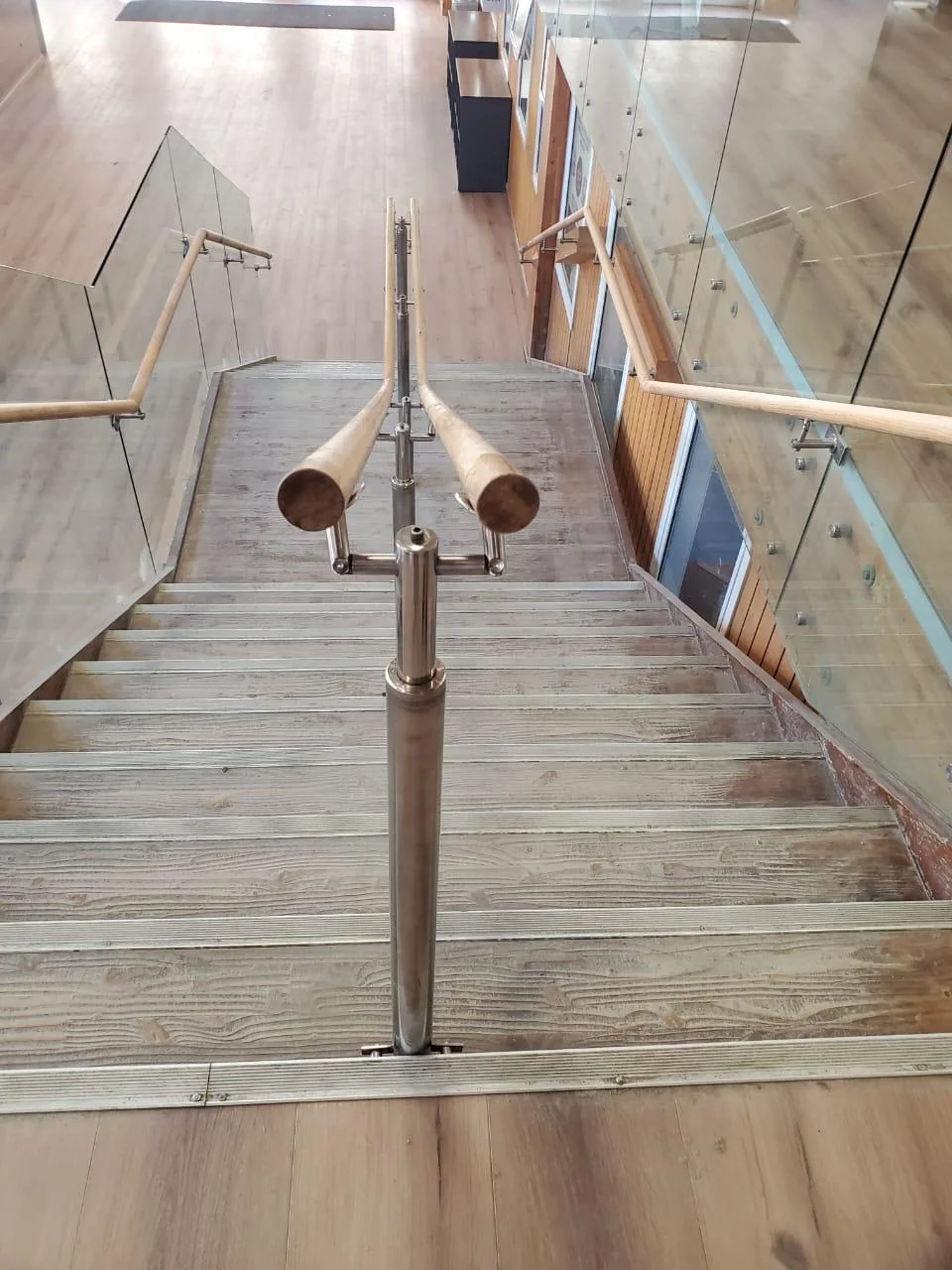 Detalle de una escalera industrial terminada